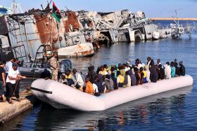 AGÊNCIA EUROPEIA CRÍTICA ONG QUE AJUDAM MIGRANTES AO LARGO DA LÍBIA