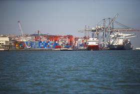 COMÉRCIO ENTRE A CHINA E OS PAÍSES DE LÍNGUA PORTUGUESA CAIU PELO SEGUNDO ANO CONSECUTIVO