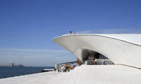 EXPOSIÇÃO “DIMENSÕES VARIÁVEIS” REÚNE OBRAS DE MAIS DE 40 ARTISTAS EM LISBOA