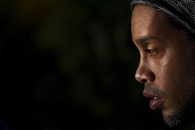 BRASILEIRO RONALDINHO GAÚCHO ADMITE RETIRADA DEFINITIVA DO FUTEBOL