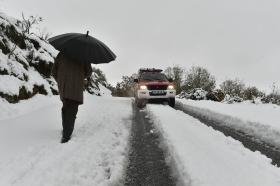 QUEDA DE NEVE OBRIGA AO CORTE E CONDICIONAMENTO DE ALGUMAS ESTRADAS