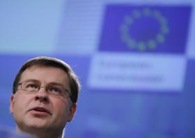 UE DEVE DEFENDER “VALORES EUROPEUS” FACE A “FACTOS ALTERNATIVOS” – COMISSÁRIO