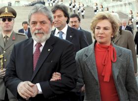 PRESIDENTE DO BRASIL DESLOCA-SE A SÃO PAULO PARA TRANSMITIR CONDOLÊNCIAS A LULA DA SILVA
