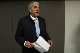 SÓCRATES ACUSA CAVACO DE MENTIR E DIZ QUE LIVRO É “TRAIÇOEIRO E VIL ATAQUE”