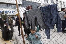 BRUXELAS ENTREGA MAIS 3,9 MILHÕES DE EUROS À GRÉCIA PARA AJUDAR MIGRANTES NAS ILHAS