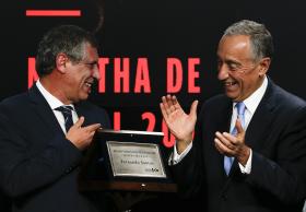 MARCELO REBELO DE SOUSA ELOGIA “HERÓI” FERNANDO SANTOS, QUE POTENCIOU “O MELHOR” DE PORTUGAL