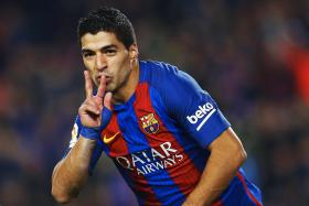 FC BARCELONA RECORRE DE SEGUNDO AMARELO A SUAREZ NA MEIA FINAL DA TAÇA DO REI