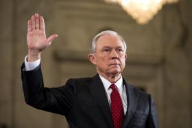 SENADO DOS EUA CONFIRMA JEFF SESSIONS COMO SECRETÁRIO DA JUSTIÇA