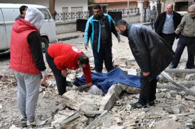 BALANÇO DE ATENTADO BOMBISTA EM AL-BAB, SÍRIA, SOBE PARA 77 MORTOS
