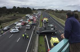 CAPOTAMENTO DE AUTOCARRO NA A1 PROVOCA 21 FERIDOS LIGEIROS – INEM