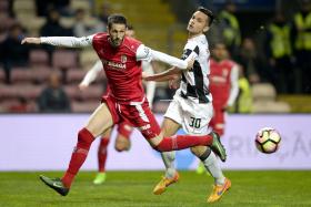 SPORTING DE BRAGA EMPATA NO BESSA E FICA MAIS LONGE DO SPORTING