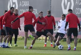 BENFICA PREPAROU DORTMUND SEM JONAS, SALVIO JÁ TREINOU