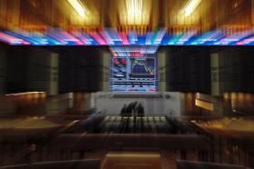 BOLSAS EUROPEIAS EM LIGEIRA ALTA, EXPECTANTES QUANTO A DISCURSO DE TRUMP