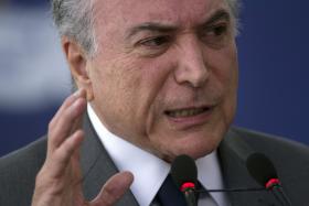 ESCRITOR RADUAN NASSAR CRITICA GOVERNO DE TEMER E DIZ QUE “NADA É TÃO AZUL NO BRASIL”