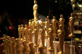 PRÉMIOS ÓSCARES SÃO ENTREGUES HOJE EM CENÁRIO POLITIZADO E DE POSSÍVEIS RECORDES
