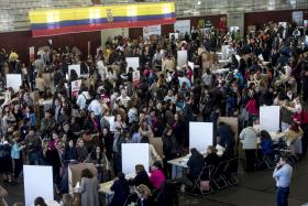 URNAS ABREM NO EQUADOR PARA ELEIÇÃO DO SUCESSOR DE CORREA