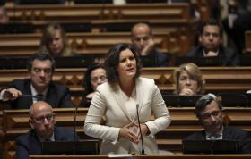 ASSUNÇÃO CRISTAS ACUSA MAIORIA DE ESQUERDA DE OPRIMIR DIREITOS DA OPOSIÇÃO