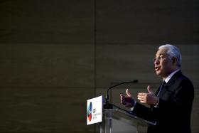 PM VÊ PORTUGAL PRONTO PARA “REVOLUÇÃO DIGITAL” E LOUVA CALÇADO, TÊXTIL E AGROALIMENTAR