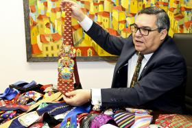 PRESIDENTE DA JUNTA DE CASTELO BRANCO TEM 600 GRAVATAS COM HISTÓRIA