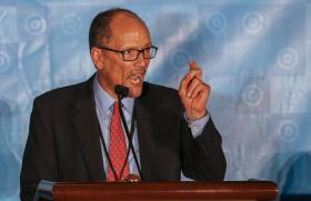 DEMOCRATAS NORTE-AMERICANOS ELEGEM TOM PÉREZ COMO SEU NOVO LÍDER