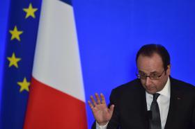 ATIRADOR DA POLÍCIA FRANCESA DISPAROU ACIDENTALMENTE ENQUANTO PRESIDENTE DISCURSAVA