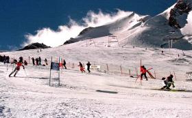 PELO MENOS QUATRO MORTOS EM AVALANCHE NUMA ESTÂNCIA DE ESQUI EM FRANÇA