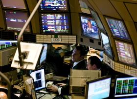 BPI CAI MAIS DE 21% PARA 0,829 EUROS E BCP RECUA 4,59% PARA 0,1393 EUROS