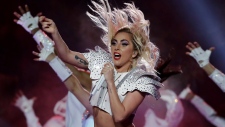 LADY GAGA ANUNCIA DIGRESSÃO MUNDIAL COM ATUAÇÕES NO CANADÁ