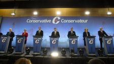 Os candidatos à liderança preparam-se para o debate de língua francesa para a liderança do Partido Conservador, em Québec - 17 de janeiro de 2017. (THE CANADIAN PRESS/Jacques Boissinot)