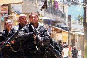 MILITARES ENCONTRAM MAIS DE 2 MIL ARMAS BRANCAS E 271 TELEMÓVEIS EM PRISÕES BRASILEIRAS
