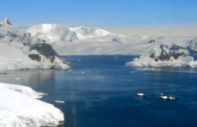ALGUNS DOS GLACIARES DA COSTA DA GRONELÂNDIA ESTARÃO PERDIDOS PARA SEMPRE