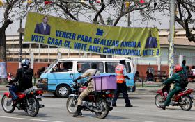 LUANDA SEM ELETRICIDADE OBRIGA A FILAS PARA COMBUSTÍVEL E A ARRANJAR VELHOS GERADORES