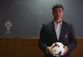 HÉLIO SOUSA ASSUME “GRANDE RESPONSABILIDADE” DE PORTUGAL PARA EUROPEU SUB-19