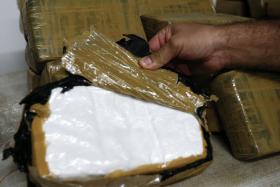APREENSÃO DE 1,9 TONELADAS DE COCAÍNA EM ALTO MAR RESULTA DE UMA OPERAÇÃO OCULTA DA PJ E DA DEA
