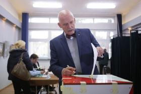 PARLAMENTO EUROPEU PUNE EURODEPUTADO POLACO POR DECLARAÇÕES SEXISTAS