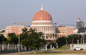 NOVO REGIMENTO DIVIDE PARTIDOS NO PARLAMENTO ANGOLANO