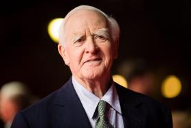 JOHN LE CARRÉ RECUPERA O PERSONAGEM DE GEORGE SMILEY AO FIM DE 25 ANOS