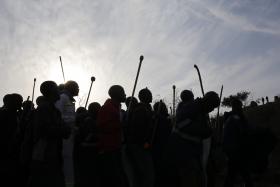 GOVERRNO DA ÁFRICA DO SUL PAGA 72,9 MEURO A FAMÍLIAS DE VÍTIMAS DE MASSSACRE