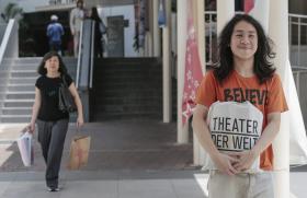 EUA APROVAM ASILO POLÍTICO PARA JOVEM DISSIDENTE DE SINGAPURA