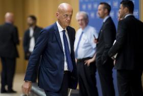COLLINA AVISA QUE O FUTEBOL “NÃO PODE EVITAR A TECNOLOGIA”