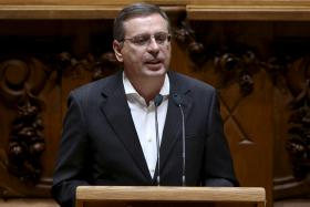 PCP ALERTA PARA PROBLEMA DA DÍVIDA PÚBLICA E VOLTA A DEFENDER RENEGOCIAÇÃO