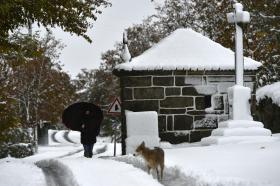 NEVE OBRIGA 120 ALUNOS A FICAREM EM CASA EM CASTRO DAIRE E RESENDE