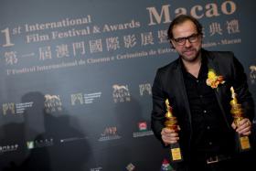 MARCO MARTINS E O IMPULSO POLÍTICO DE REFLETIR SOBRE A CRISE NO FILME “SÃO JORGE”