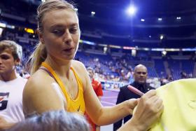 FEDERAÇÃO FRANCESA ANALISA COM SHARAPOVA POSSÍVEL CONVITE PARA ROLAND GARROS