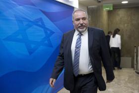 MINISTRO DE ISRAEL AMEAÇA DESTRUIR SISTEMA DE DEFESA AÉREA SÍRIO