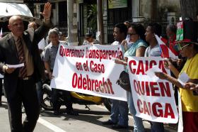 PERITOS DOS EUA PEDEM A BANCOS DO PAÍS PARA ESCRUTINAREM CLIENTES E DINHEIRO