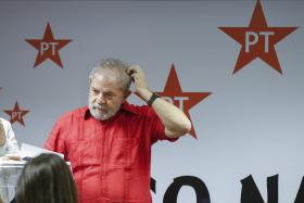 INTELECTUAIS BRASILEIROS PEDEM A LULA QUE SE CANDIDATE ÀS PRESIDENCIAIS DE 2018