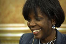 MINISTRA DA JUSTIÇA QUER “ESTRATÉGIA INTEGRADA” NA PREVENÇÃO DO HOMICÍDIO DE MULHERES