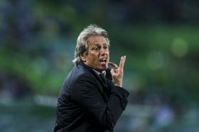 JORGE JESUS DIZ QUE É PRECISO “TER CUIDADO COM O LANÇAMENTO” DOS JOVENS