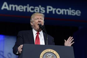 CASA BRANCA REVELA IMPOSTOS PAGOS POR TRUMP ANTECIPANDO-SE A TELEVISÃO